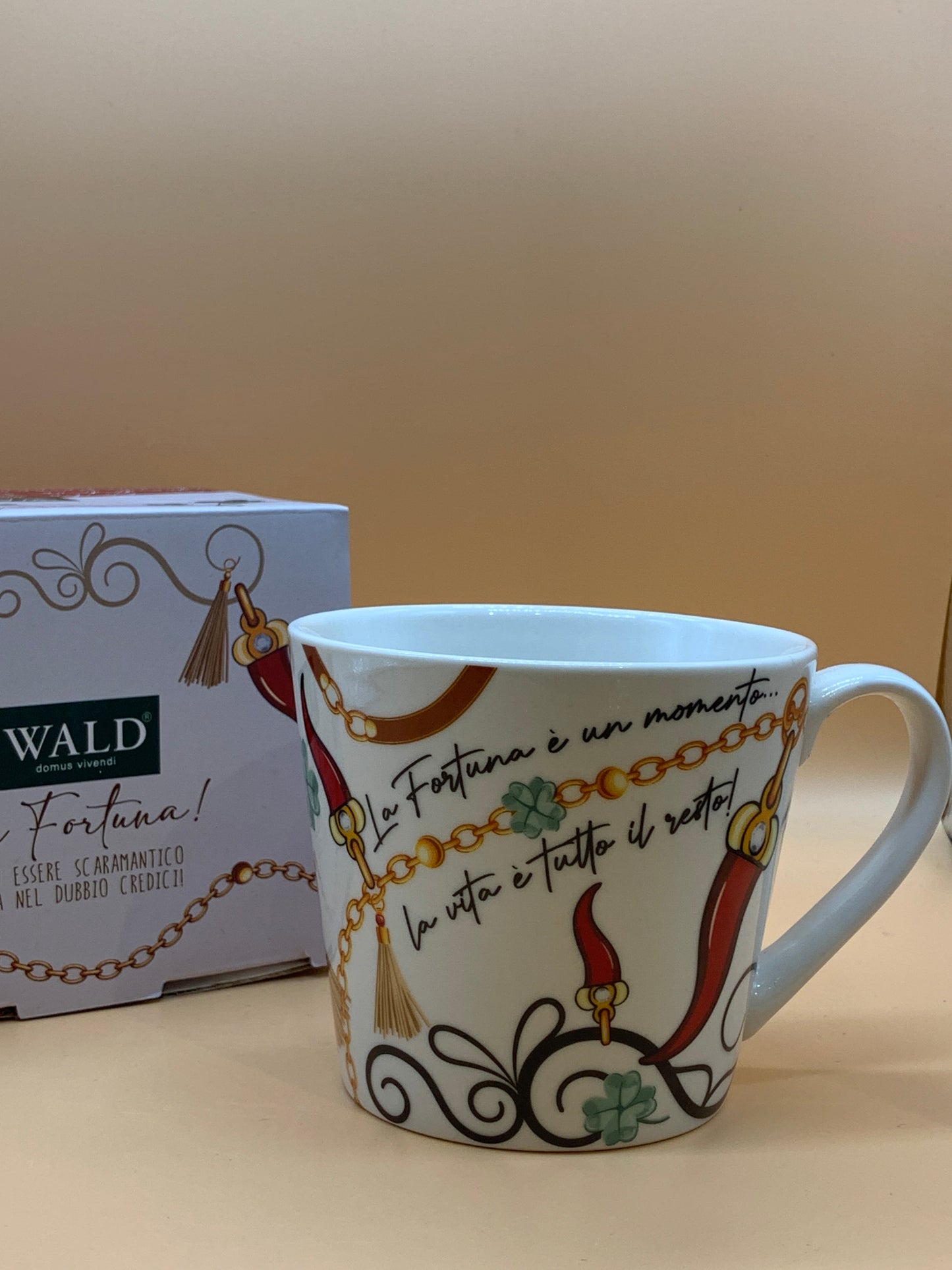 Tazza WALD in porcellana decoro Peperoncino fortuna col. Bianco